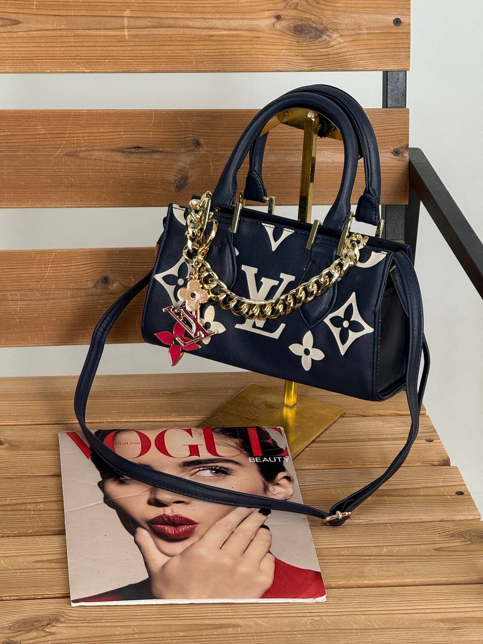 کیف لویی ویتون آویز بزرگ 